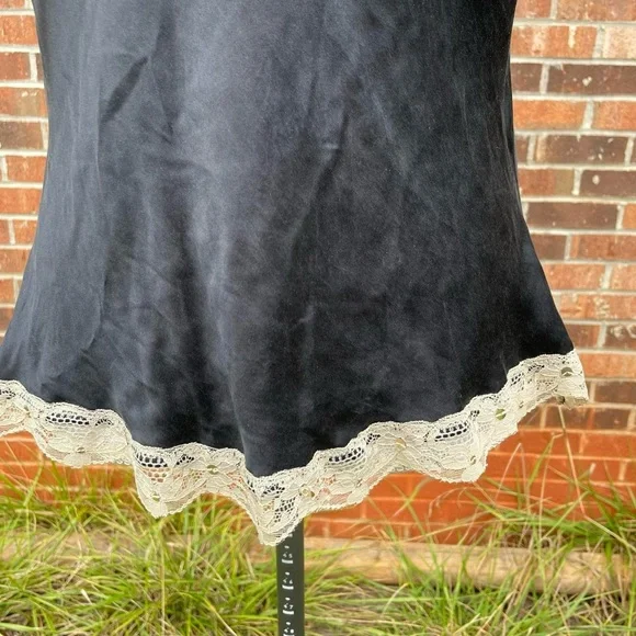 100% Silk Large Daisy Fuentes Black Cream Sequin V-neck Lace Cami Top - Picture 3 of 8